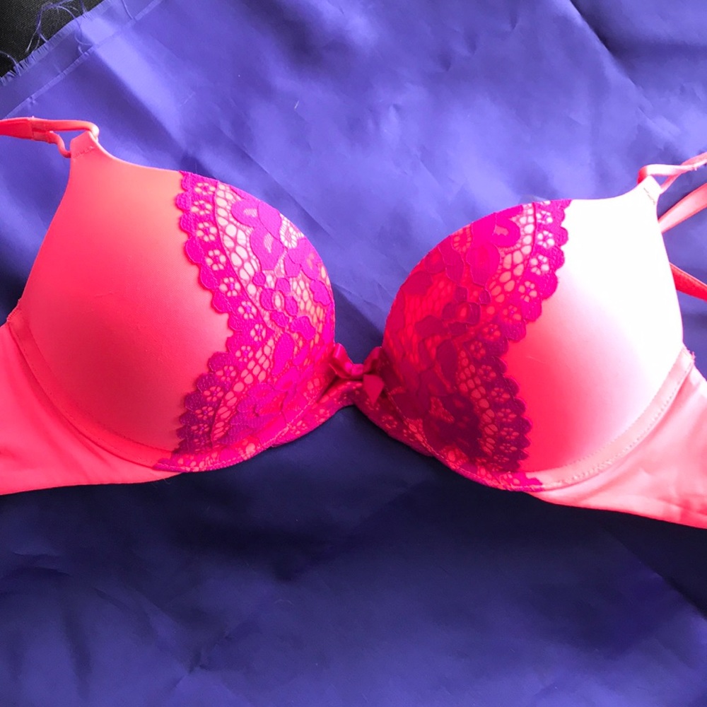 VS Bra - Picture 7 of 7